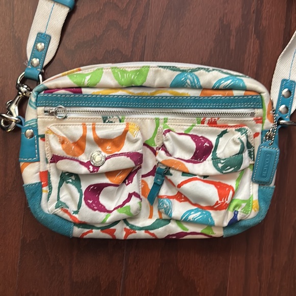 Auth Coach Rare Scribble Logo Rainbow Hampton Field Camera Crossbody Bag! - Picture 2 of 11